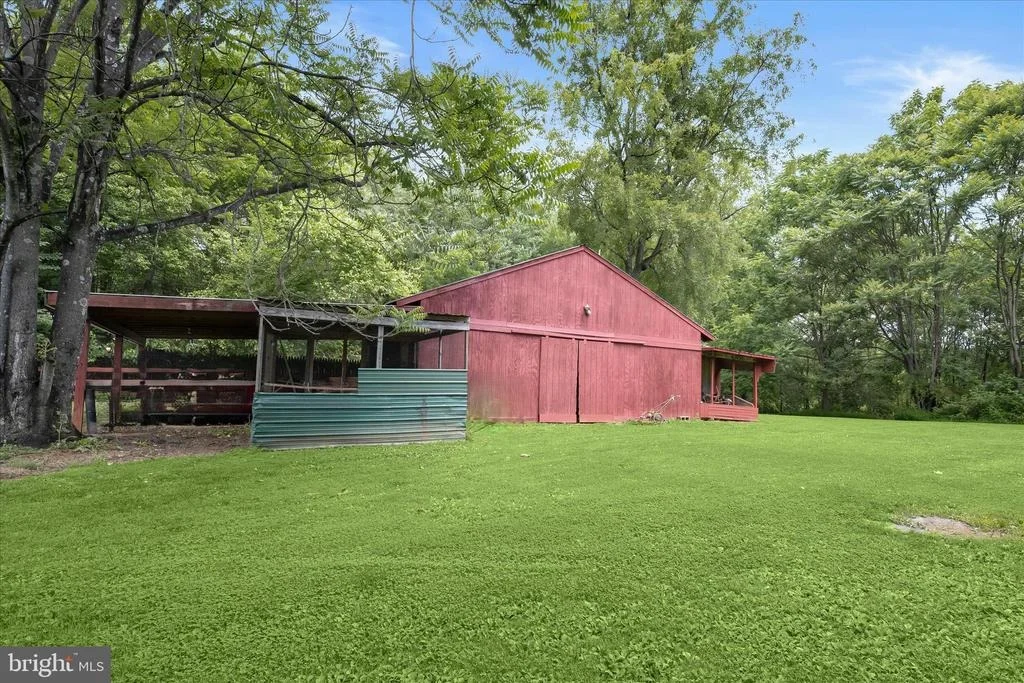 Photo of 2319 BRADDOCK ROAD