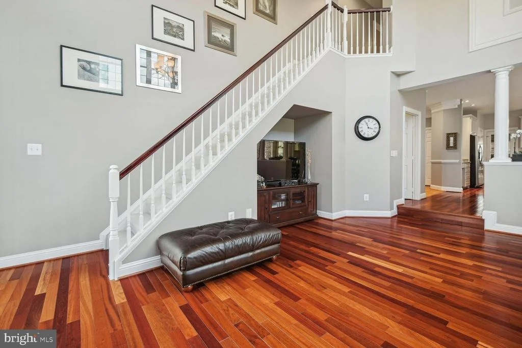 Photo of 10 MAPLECREST COURT