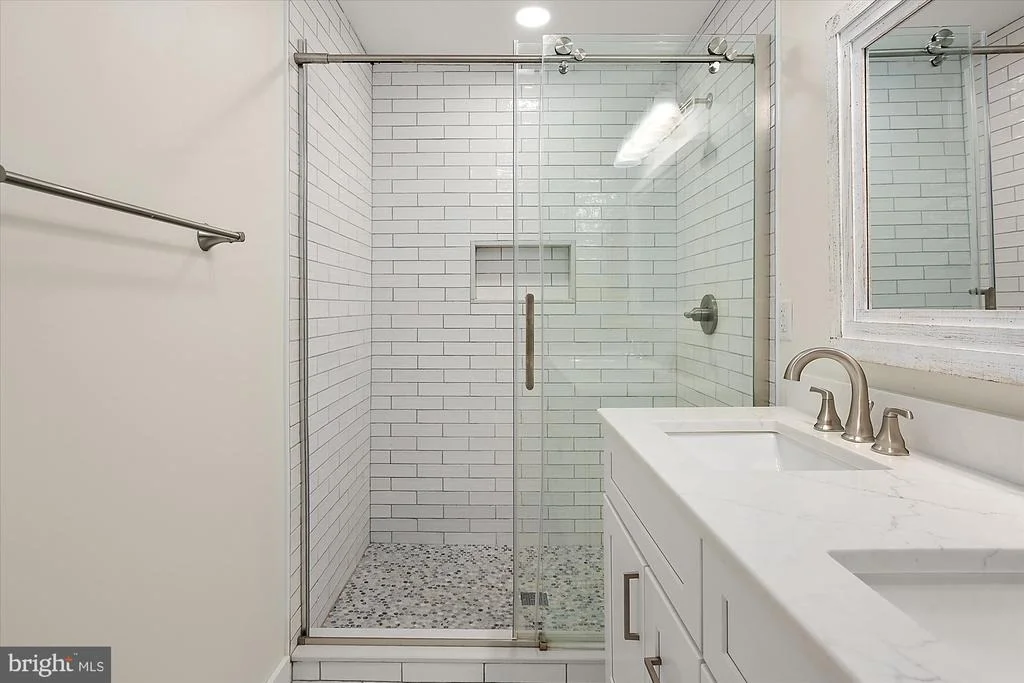 Photo of 12353 MEADOW DRIVE