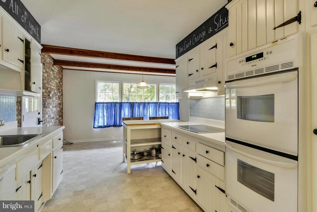 Photo of 525 WHITINGHAM DRIVE