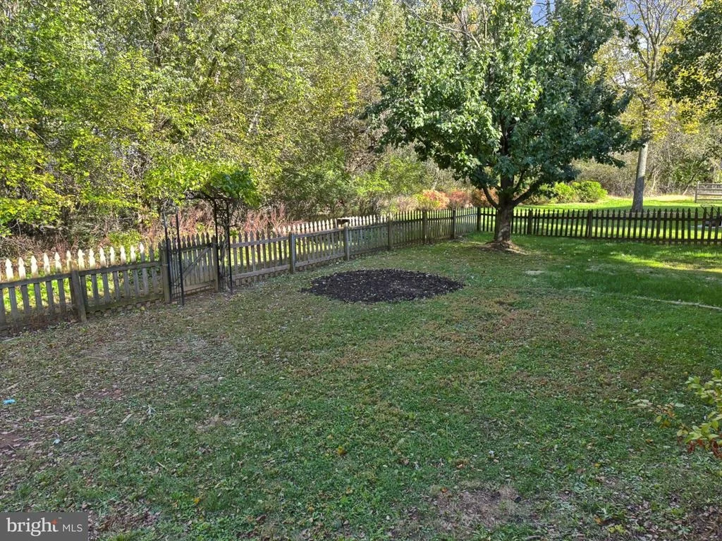 Photo of 620 ANGELWING LANE
