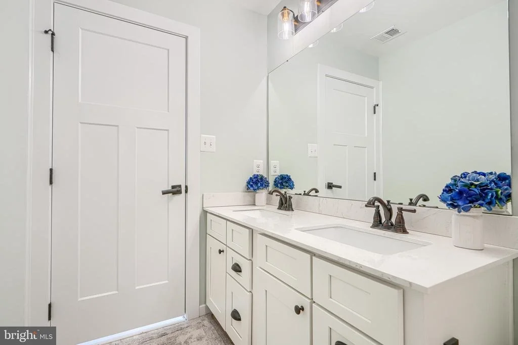 Photo of 2553 HANOVER PIKE