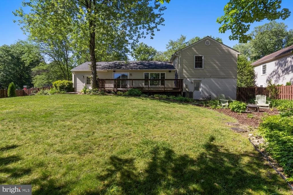 Photo of 9501 WALLINGFORD DRIVE