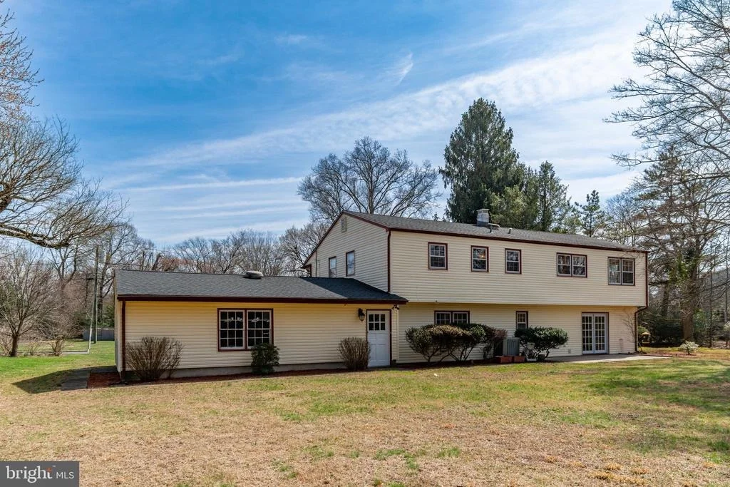 Photo of 6 JEFFREY LANE
