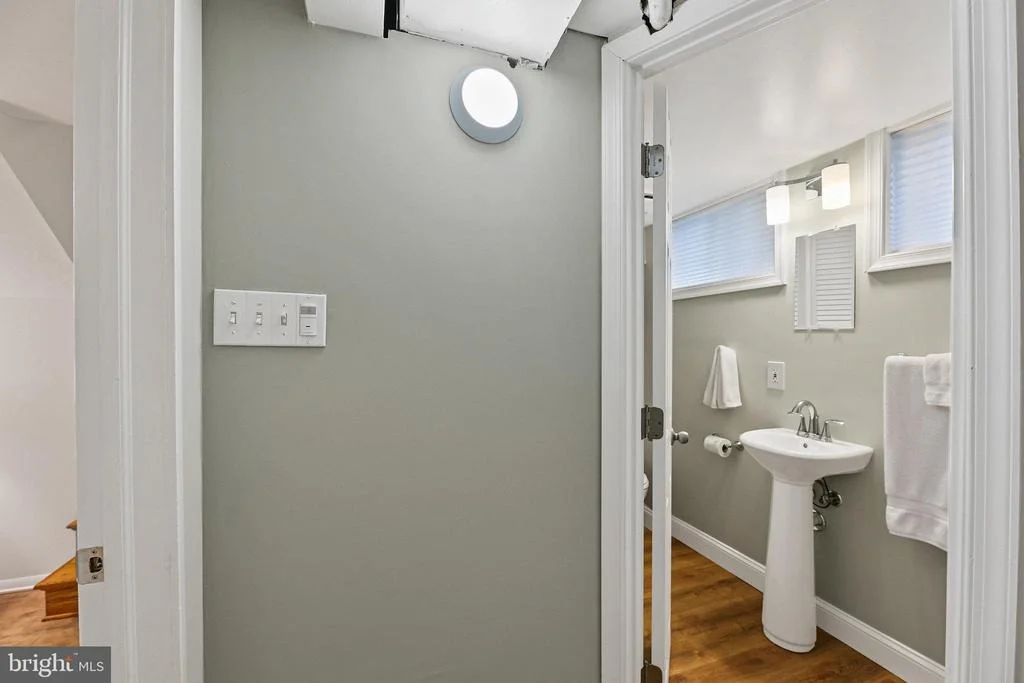 Photo of 4616 EXETER STREET