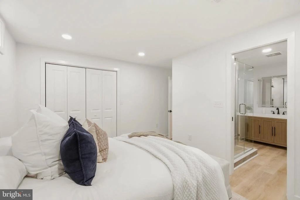 Photo of 109 SUNSET DRIVE