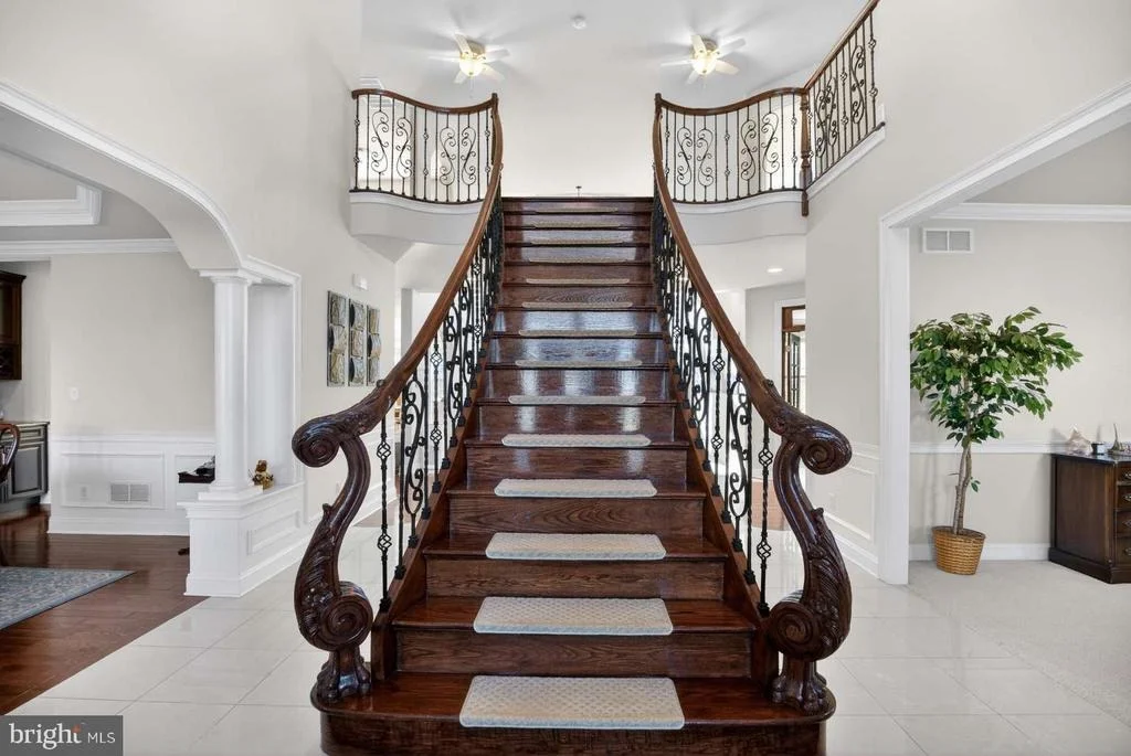 Photo of 207 EMERALD LANE