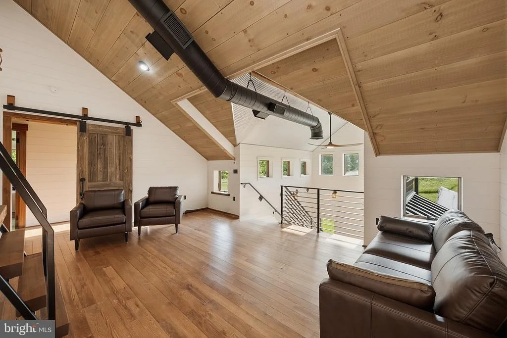 Photo of 415 NAZELROD ROAD