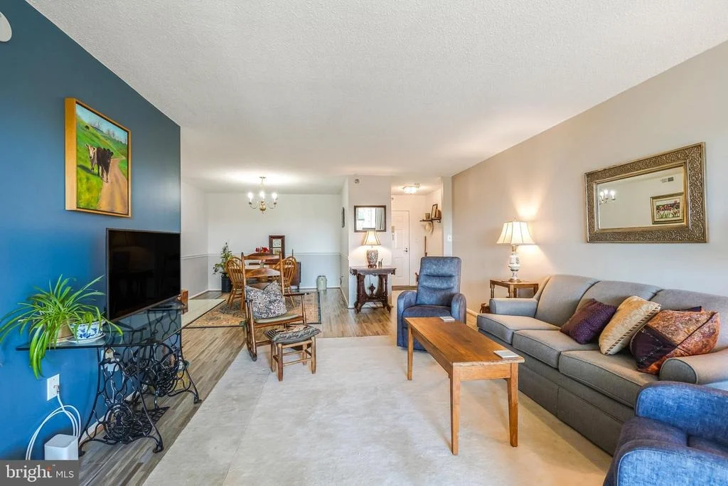 Photo of Unit 11015 at 15101 INTERLACHEN DRIVE