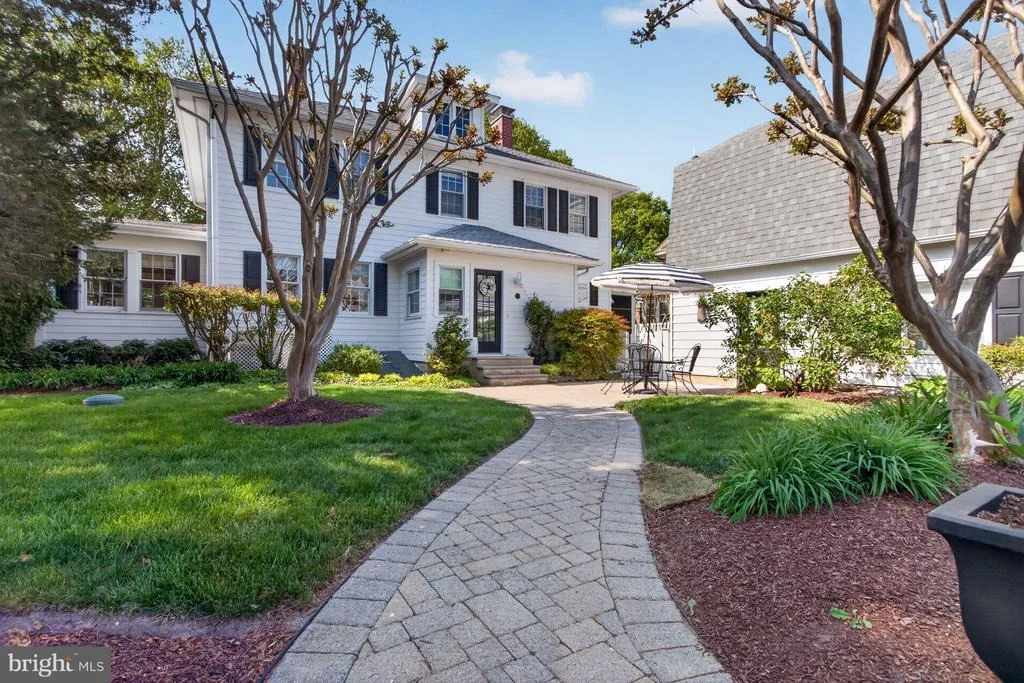 Photo of 829 SAVANNAH ROAD