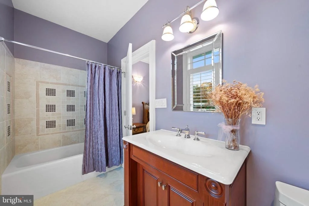 Photo of 206 HARBOR DRIVE