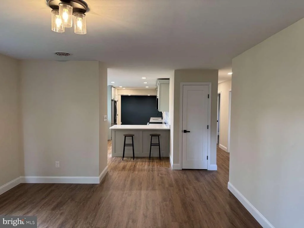 Photo of 11 METTEN ROAD