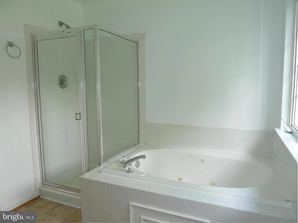 Photo of 4505 WINDING OAK DRIVE