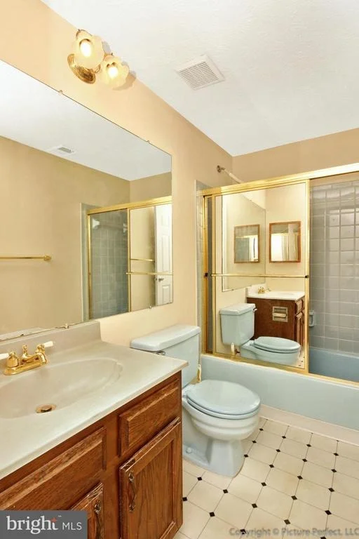 Photo of 577 BINFORD COURT