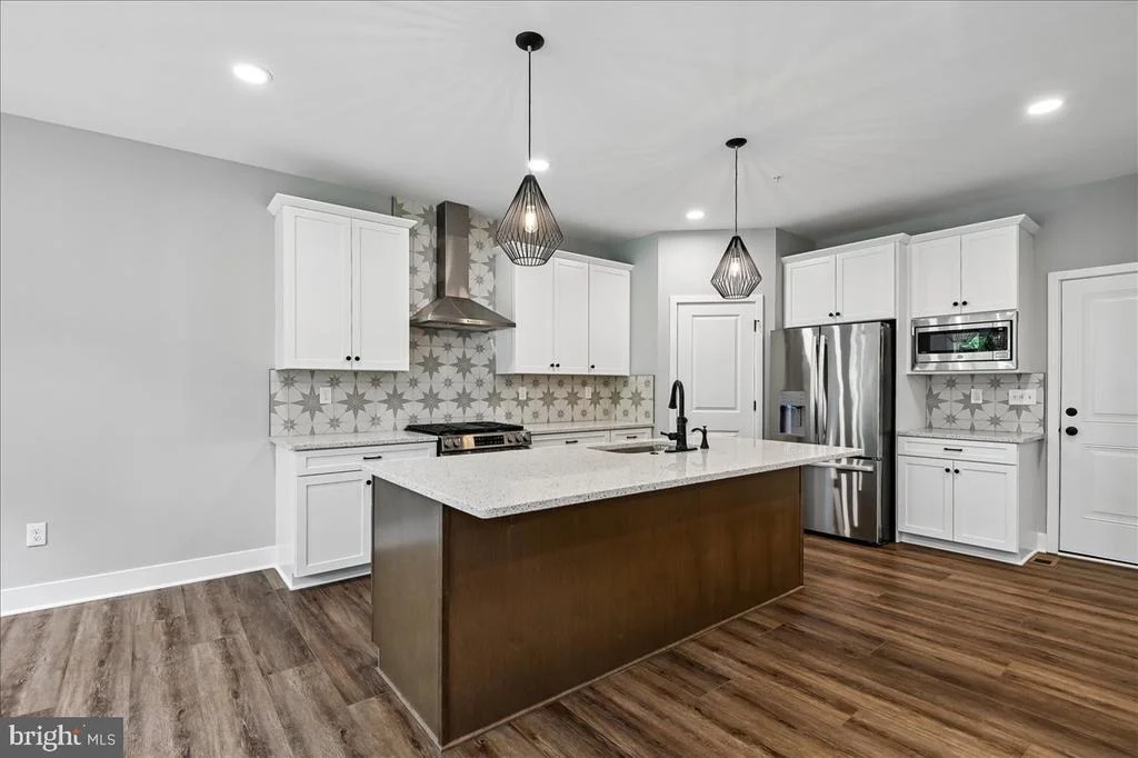 Photo of 9312 MADISON AVENUE