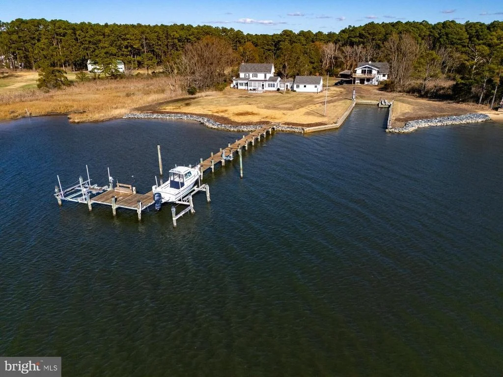 Photo of 1308 TOWN POINT ROAD