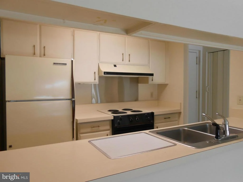 Photo of Unit 731D at 3398 GLENEAGLES DRIVE