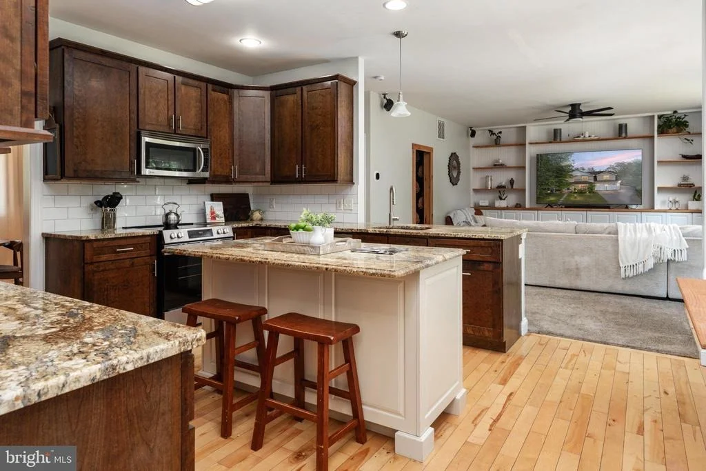 Photo of 1351 CALVERT ROAD