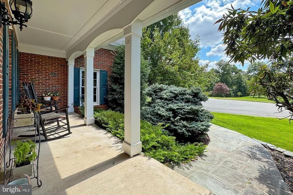 Photo of 5749 YEWING WAY
