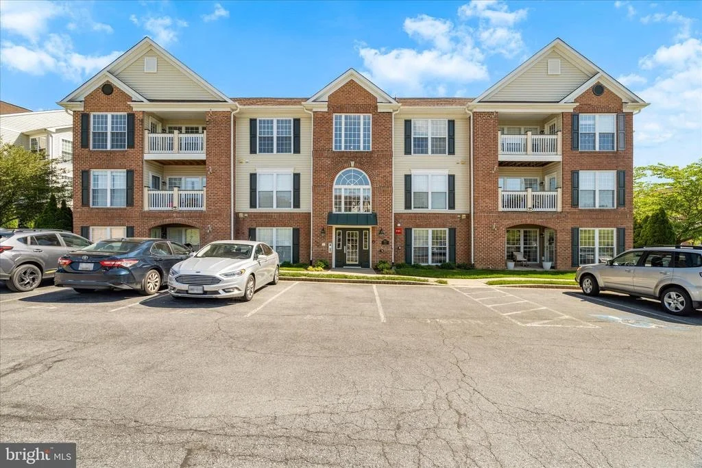 Photo of Unit 2C at 2507 SHELLEY CIRCLE