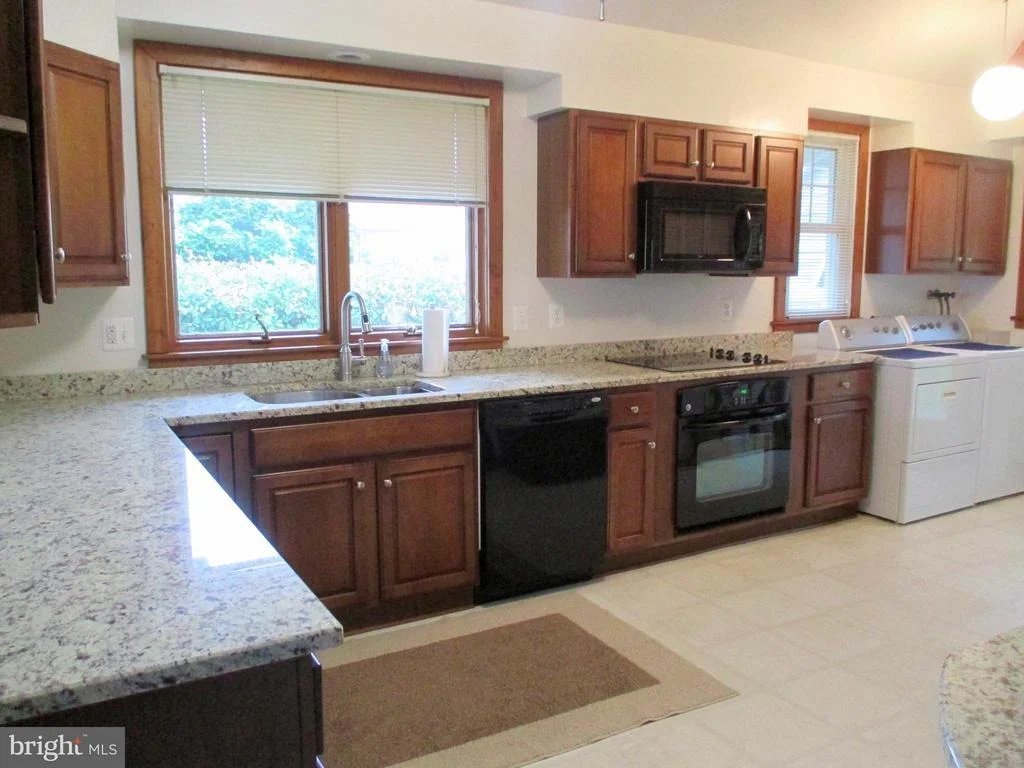 Photo of 2807 BEACH DRIVE