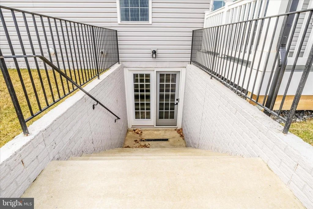 Photo of 904 MIDBROOK LN LANE
