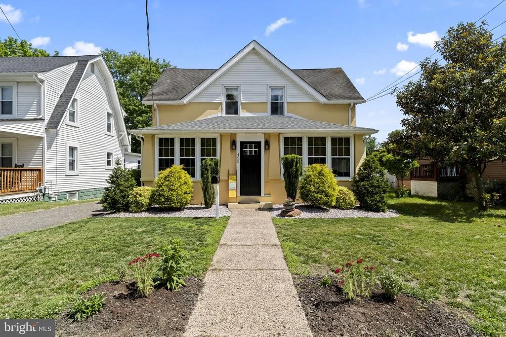 Photo of 425 FLORENCE AVENUE