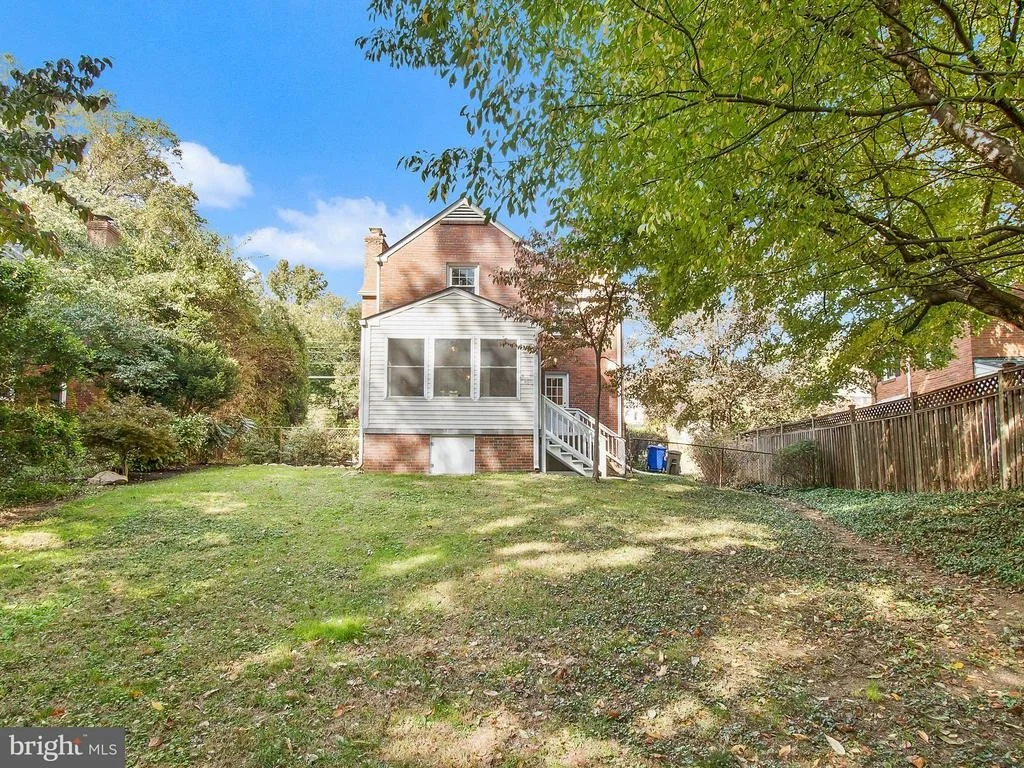Photo of 9419 RUSSELL ROAD