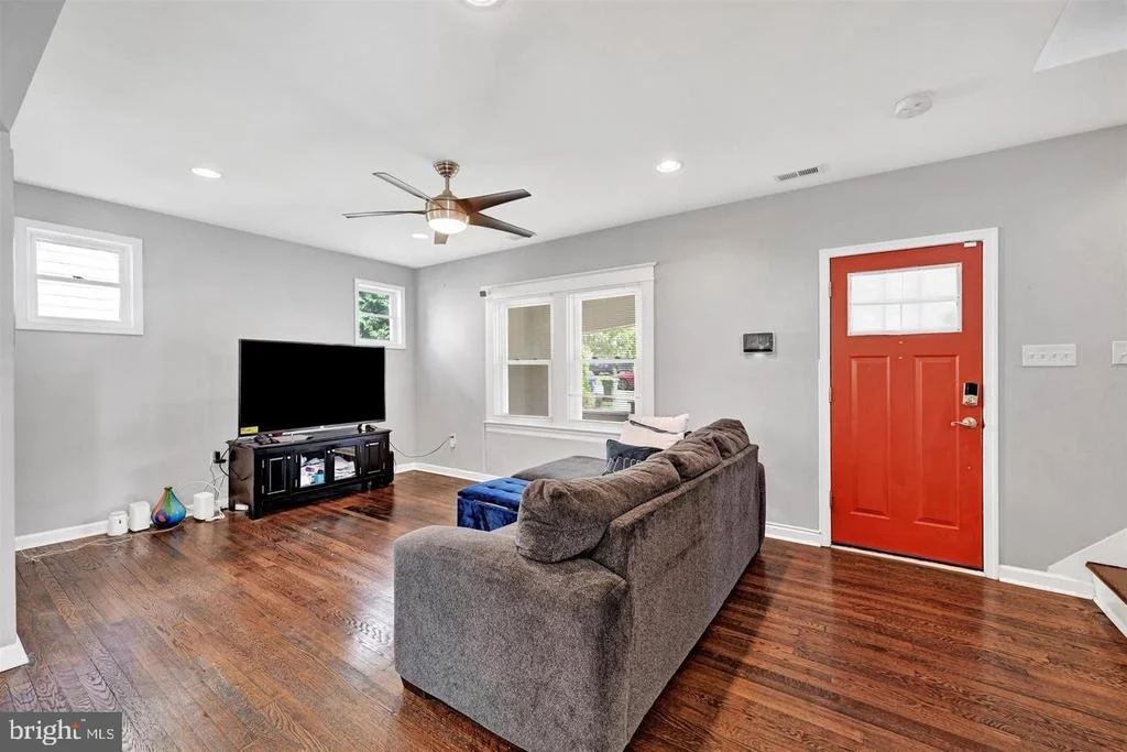 Photo of 4806 HOLDER AVENUE