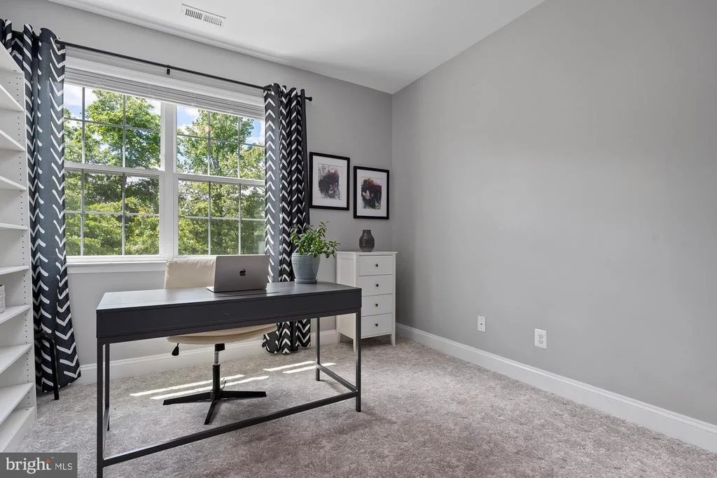 Photo of 821 BENTGRASS DRIVE