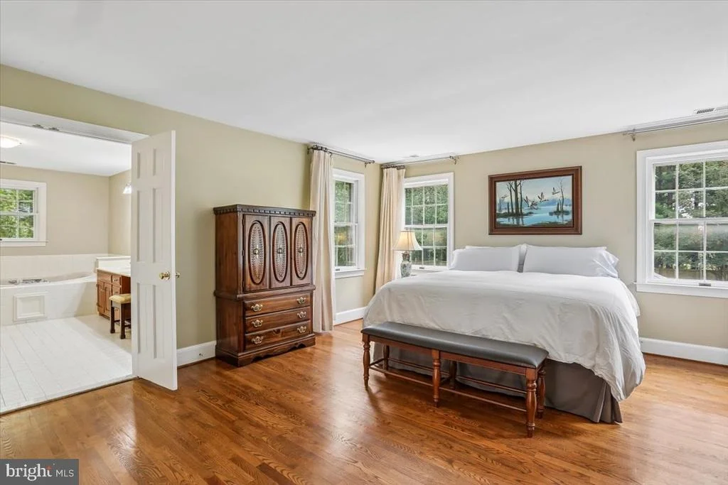 Photo of 899 LINGANORE DRIVE