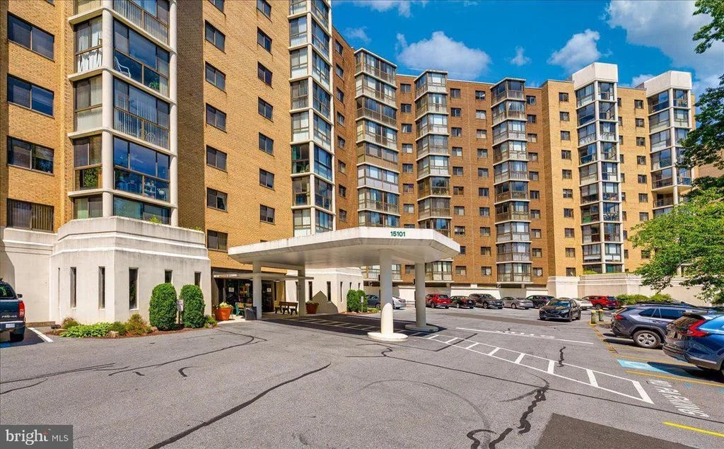 Photo of Unit 1401 at 15101 INTERLACHEN DRIVE