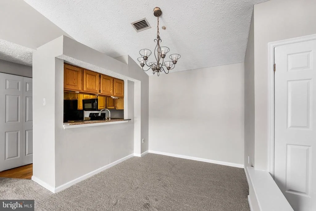 Photo of Unit 207J at 207 OAK LEAF CIRCLE
