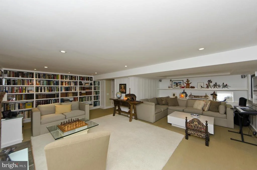 Photo of 4320 LORCOM LANE