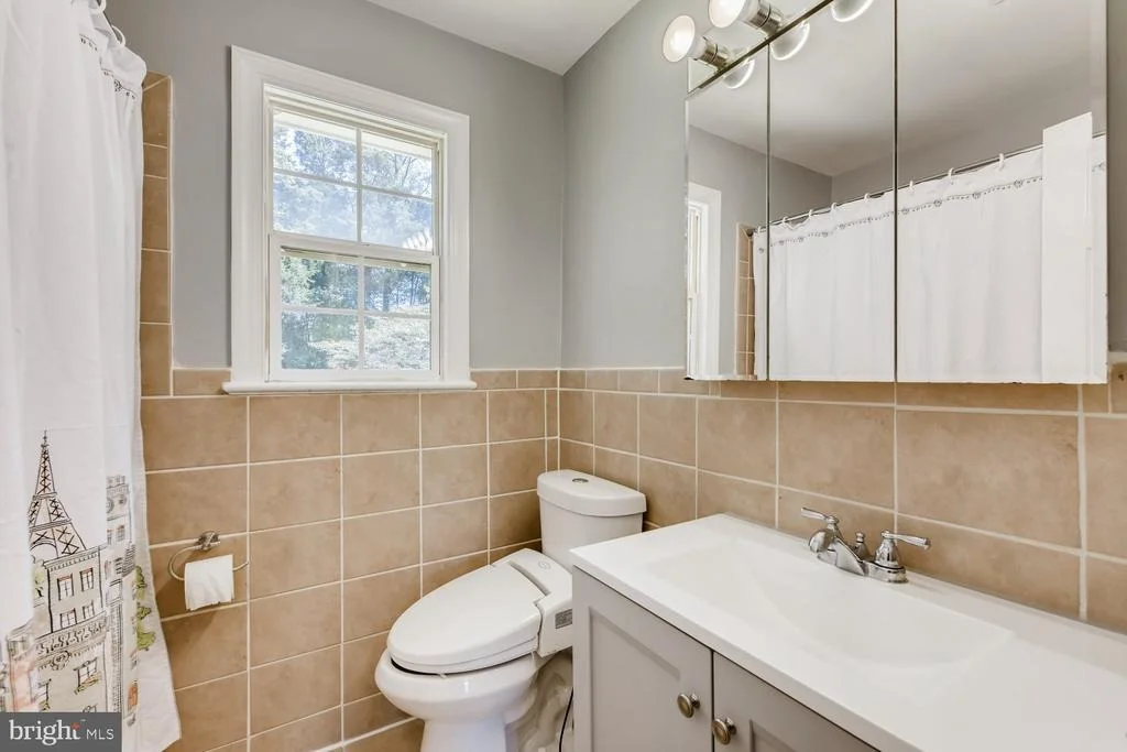 Photo of 706 VENICE DRIVE