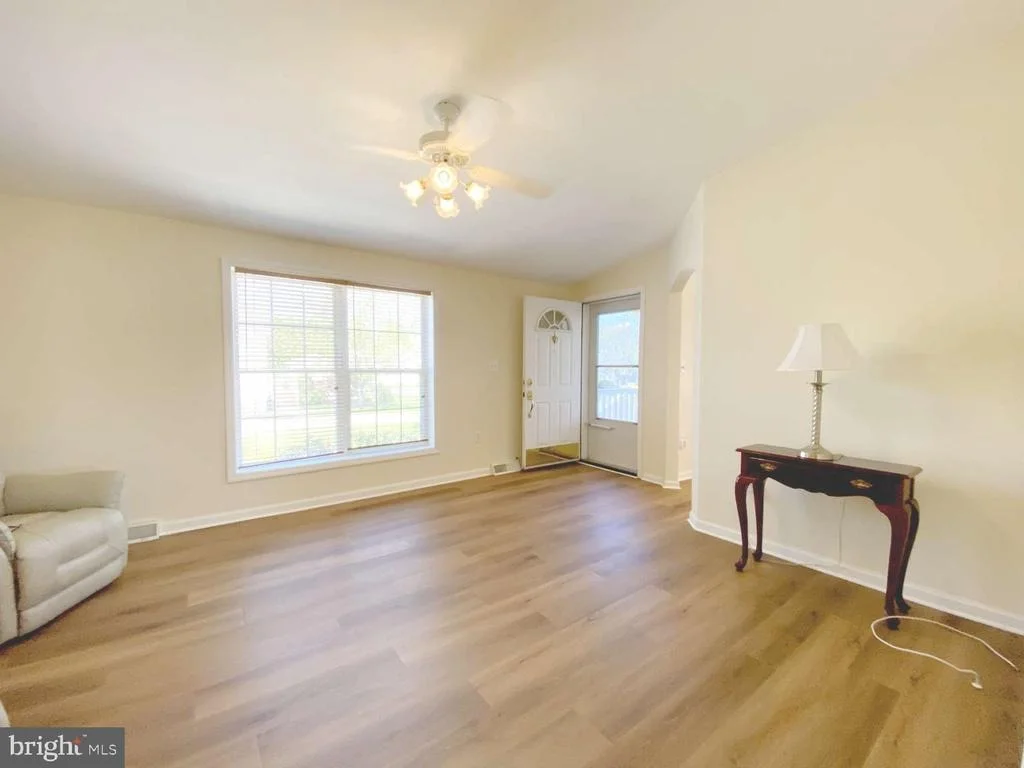 Photo of 4 MAYFAIR LANE