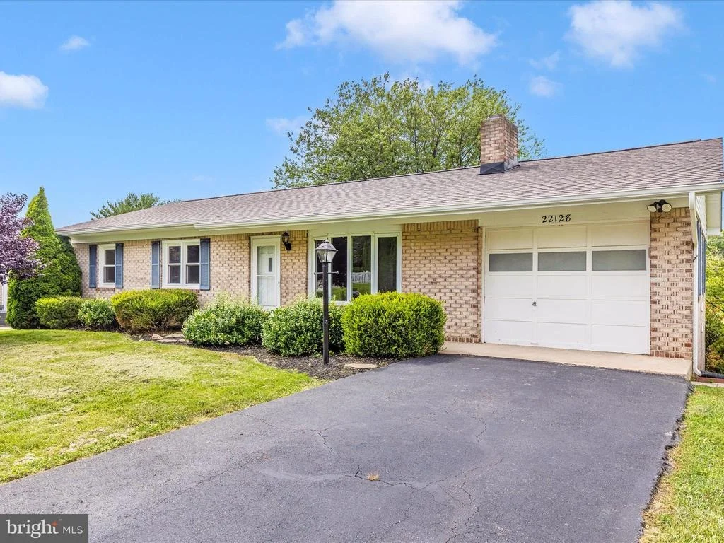 Photo of 22128 PIKESIDE DRIVE