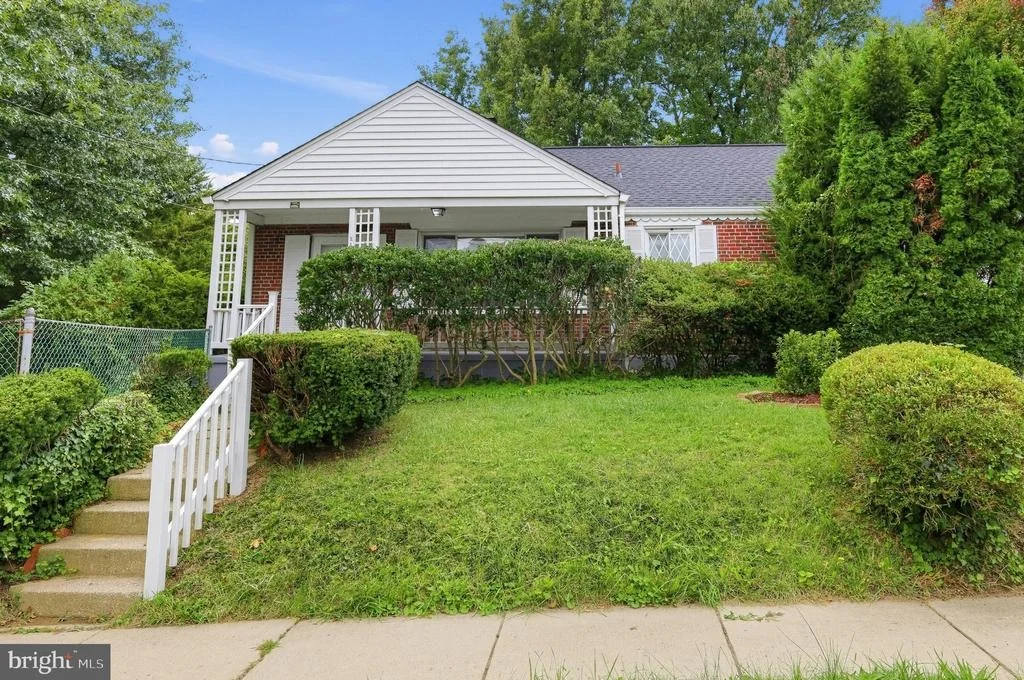 Photo of 2400 EUGENE STREET