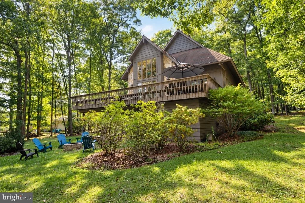 Photo of 925 PINE TREE POINT ROAD