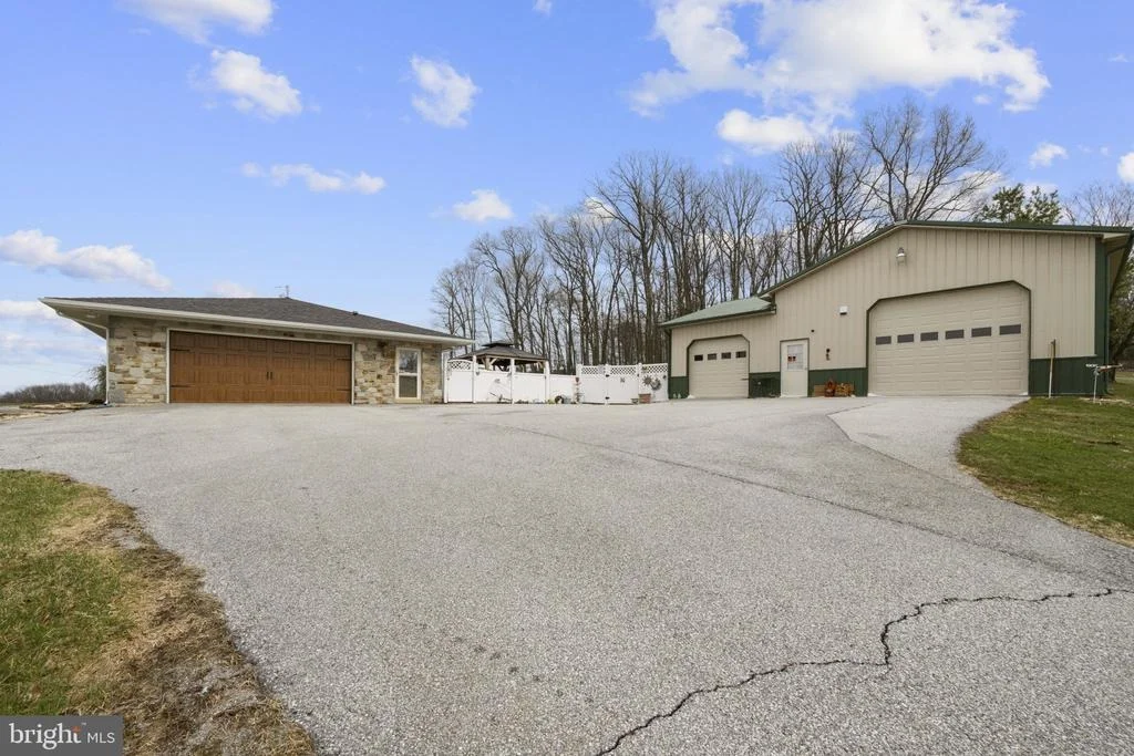Photo of 5111 HANOVER PIKE