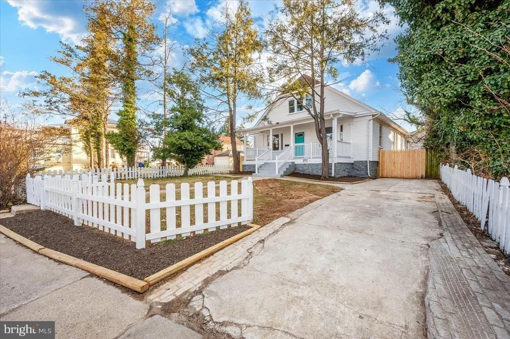 Photo of 3503 GARRISON BOULEVARD