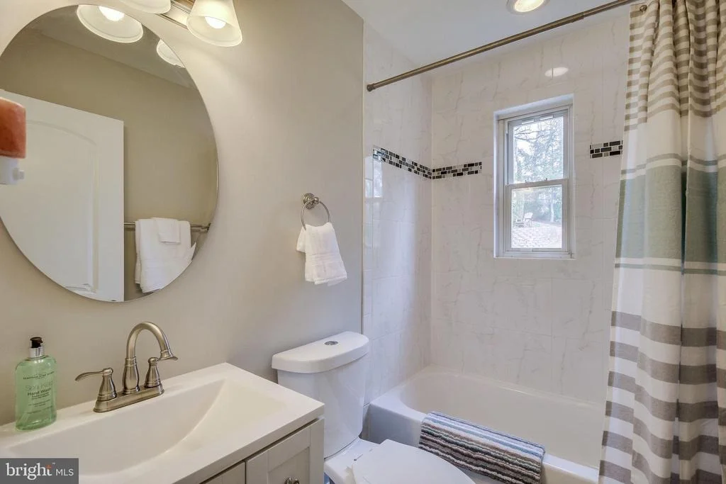 Photo of 919 JUNIPER PLACE