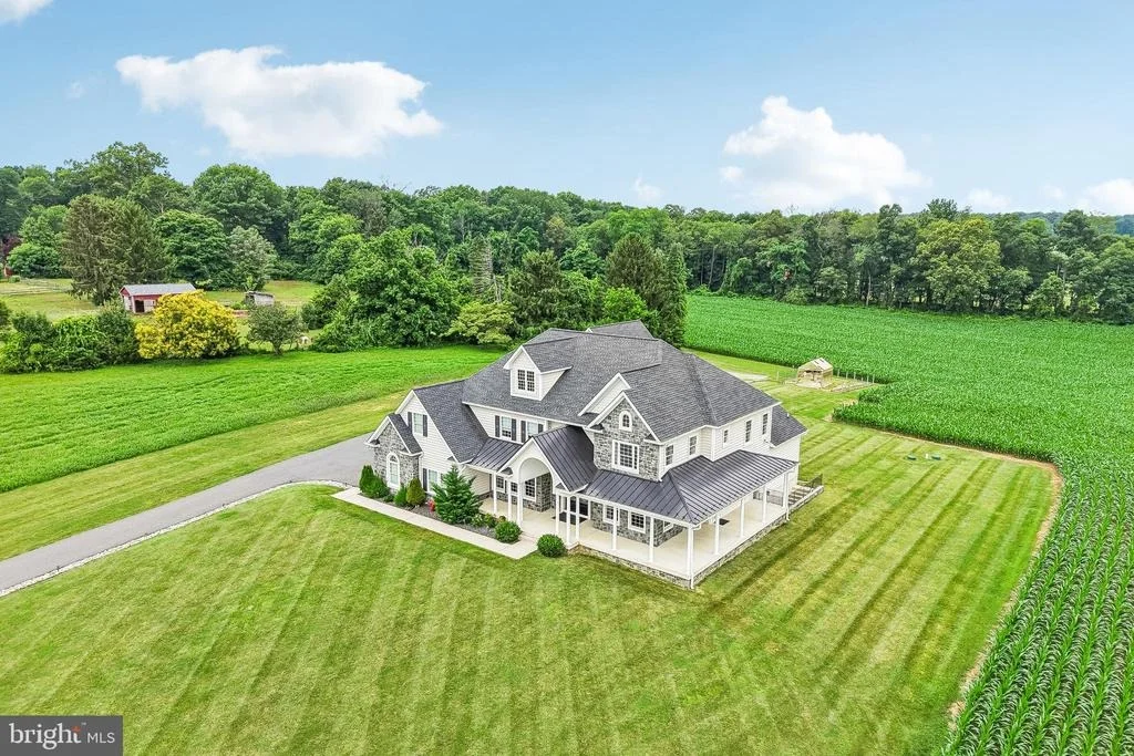 Photo of 1250 HEAPS ROAD
