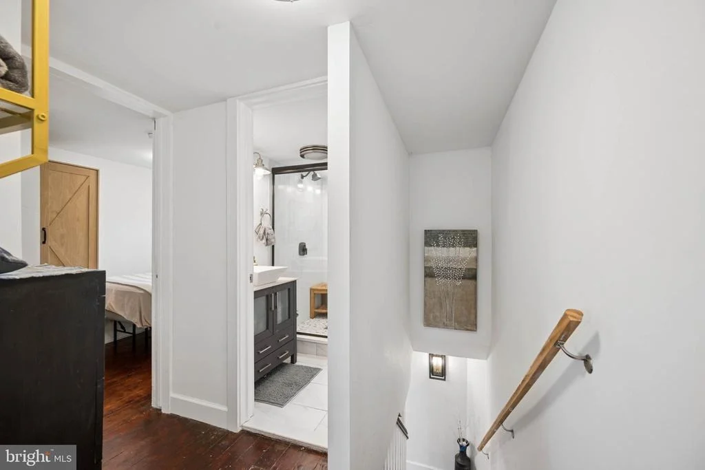 Photo of 3355 FALLS ROAD