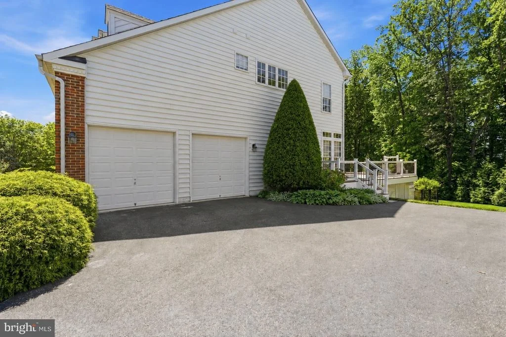 Photo of 1124 OAK TREE DRIVE