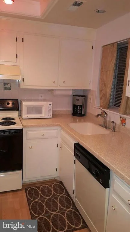 Photo of Unit 152B at 3500 FOREST EDGE DRIVE