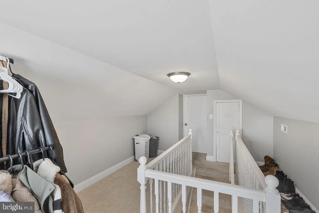 Photo of 8489 ARBUTUS ROAD