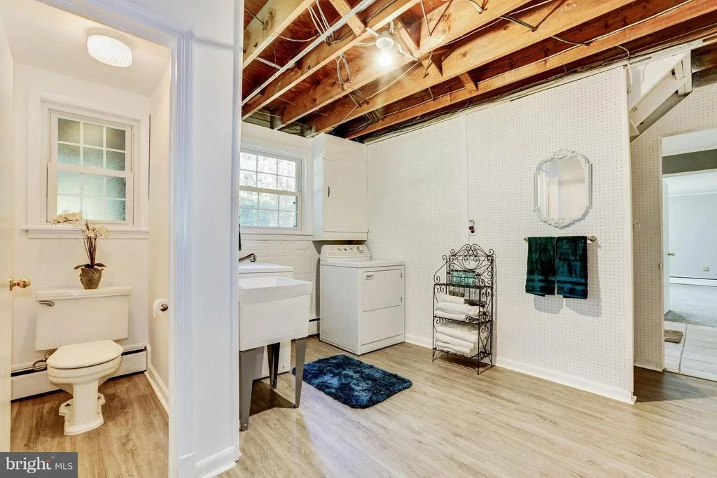 Photo of 18112 MUNCASTER ROAD
