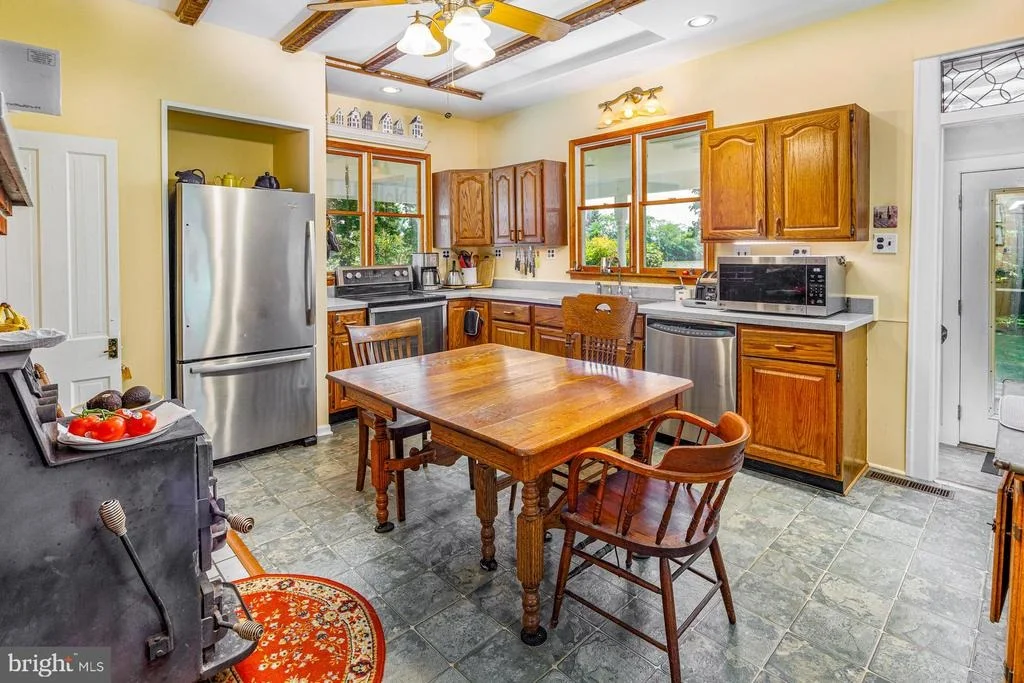 Photo of 2208 HORNS POINT ROAD
