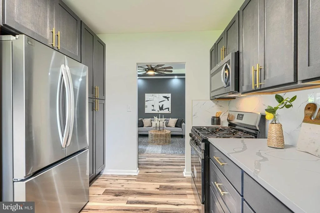 Photo of 6821 BARNETT ROAD